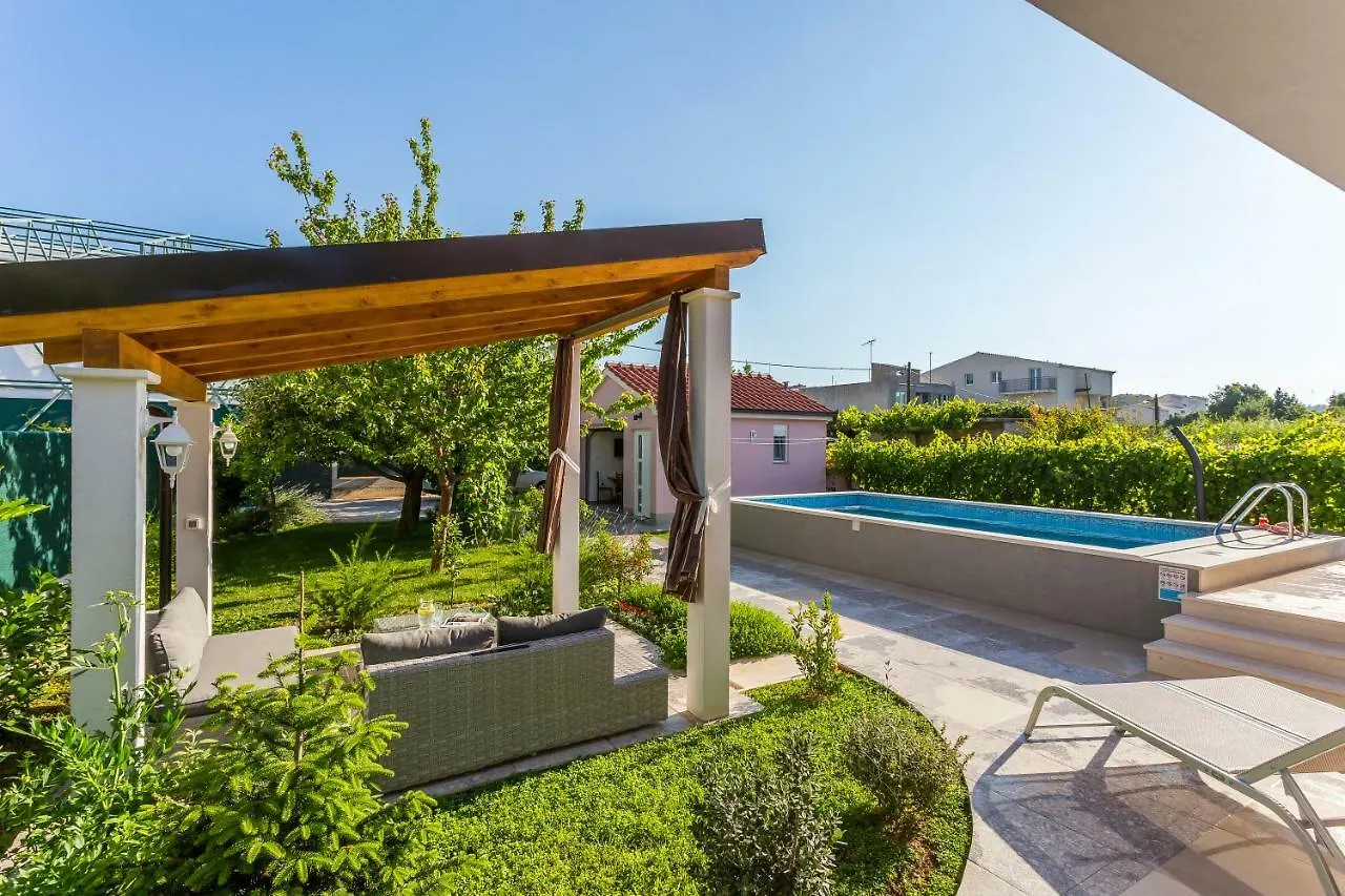 Villa Sweet Home Marija With Heated Pool Split